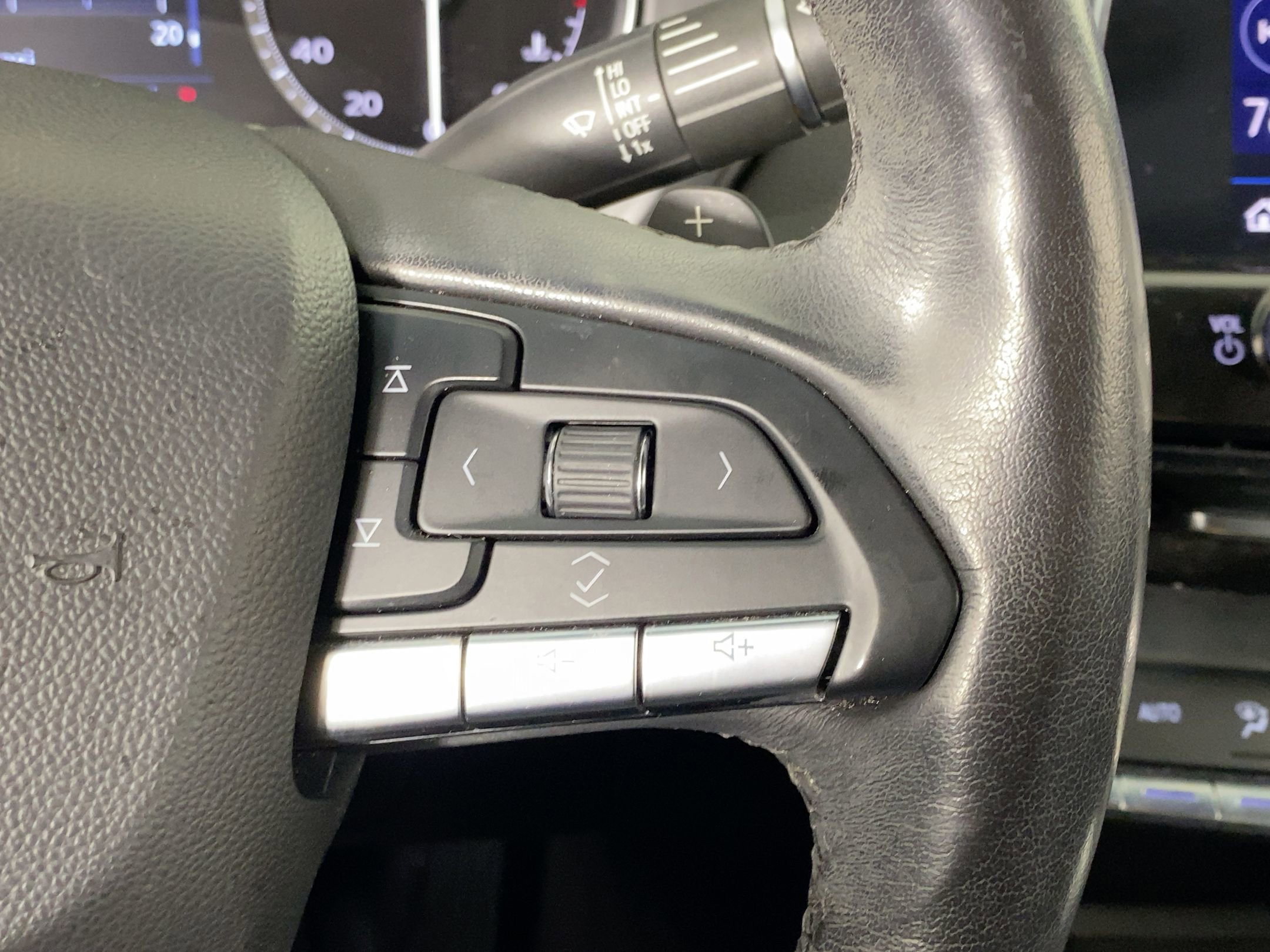 Used 2021 Cadillac CT4 Luxury w/ Cold Weather Package image 15