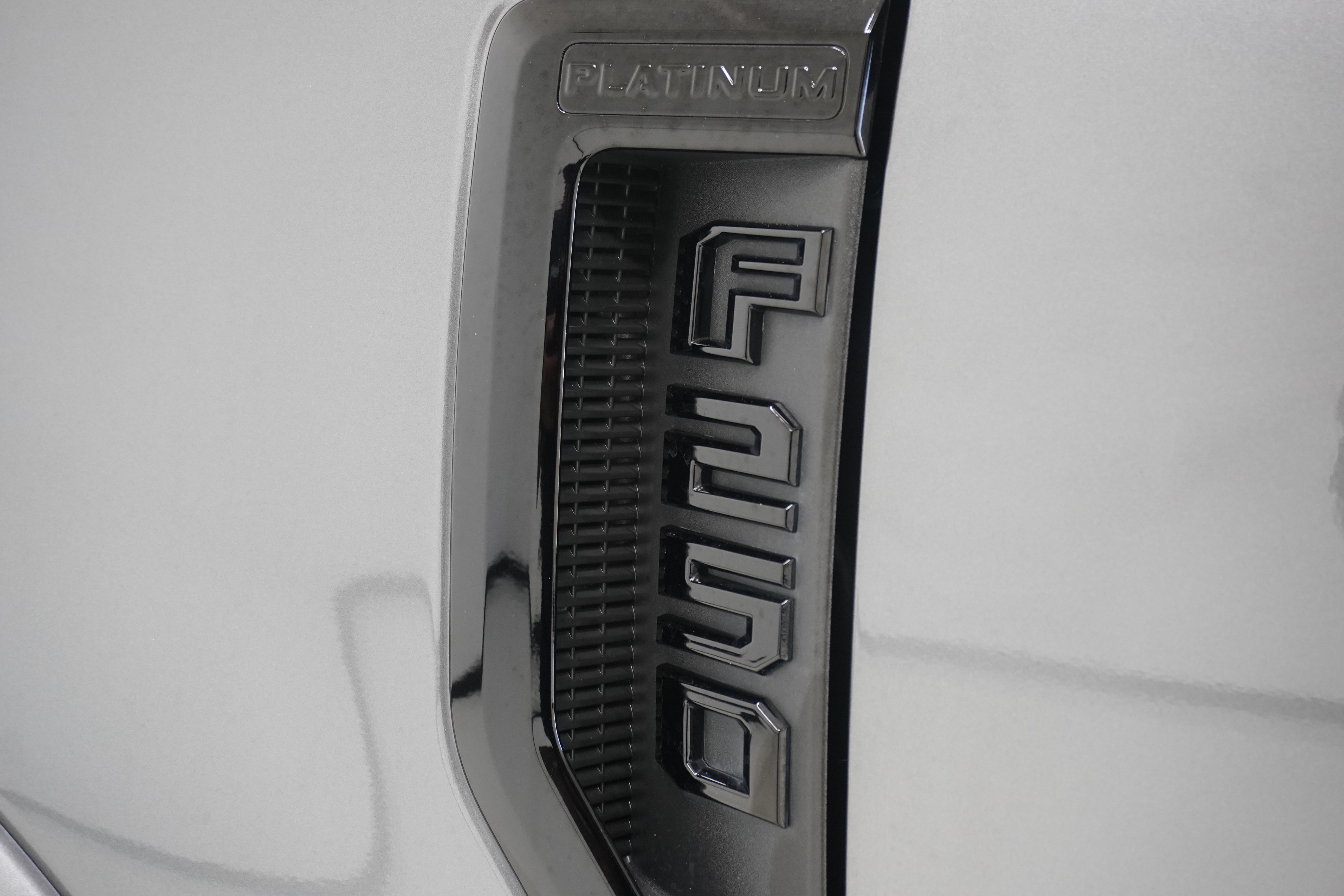 Used 2022 Ford F250 Platinum w/ Tremor Off-Road Package AWD/4WD image 5