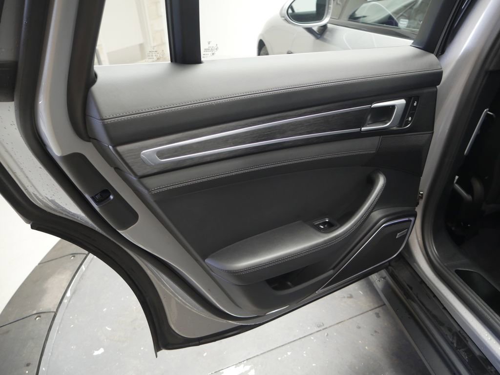 Used 2022 Porsche Panamera GTS AWD/4WD image 19