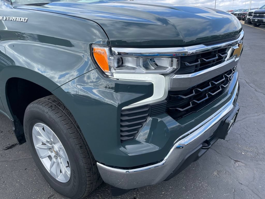 Used 2025 Chevrolet Silverado 1500 LT AWD/4WD image 31