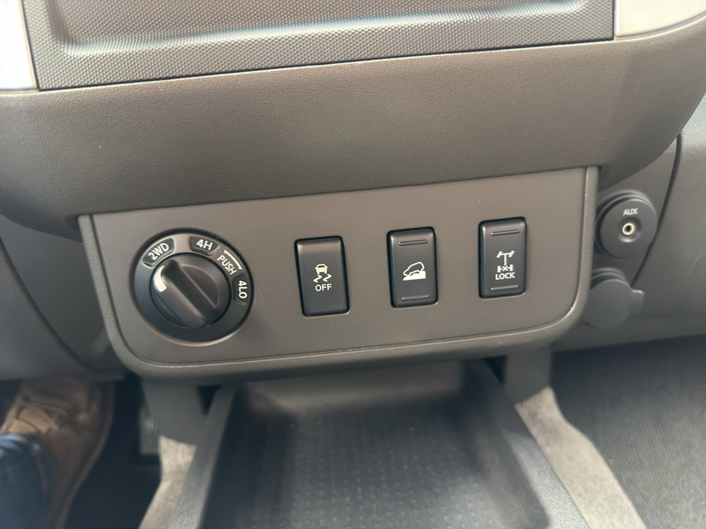 Used 2012 Nissan Xterra PRO-4X w/ Pro-4x Leather Pkg image 25