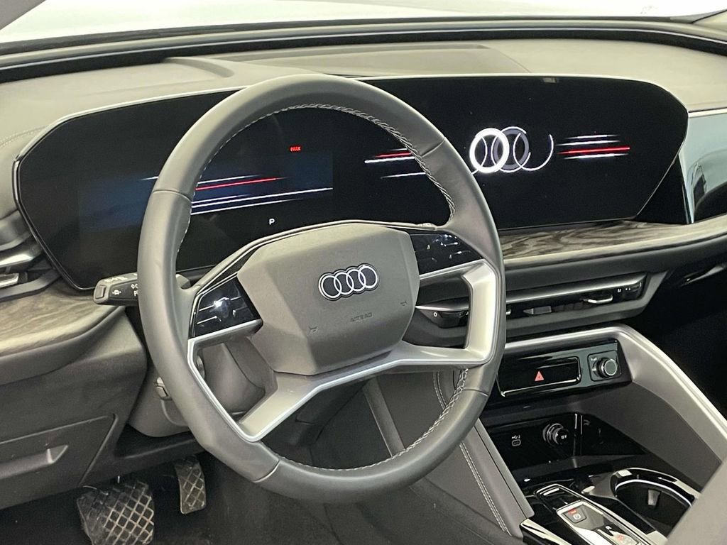Certified 2025 Audi Q5 Premium w/ Convenience Package image 4