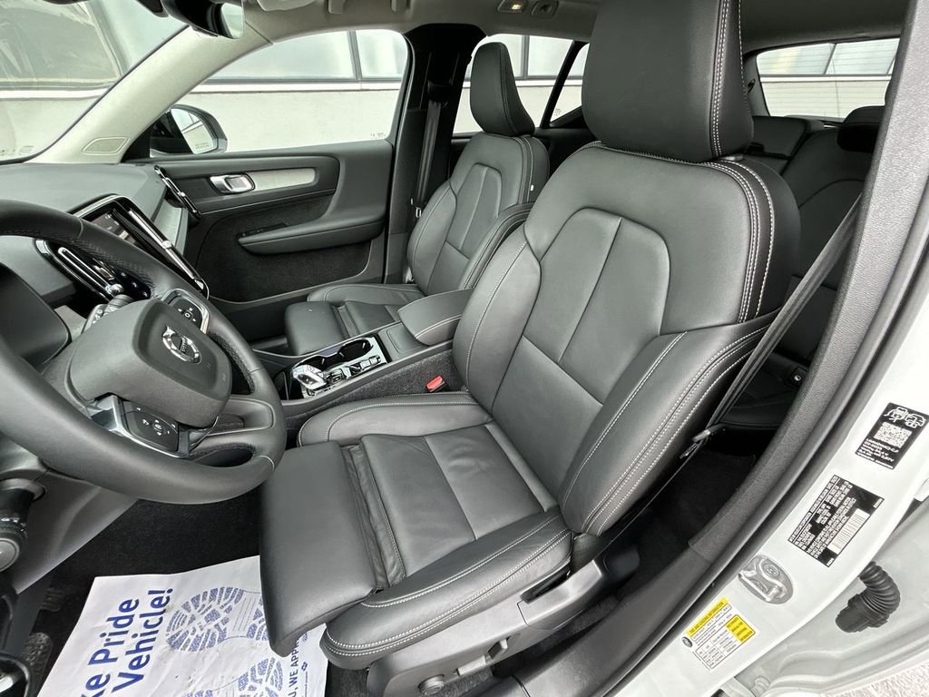 New 2026 Volvo XC40 B5 Plus w/ Protection Package Premier AWD/4WD image 15