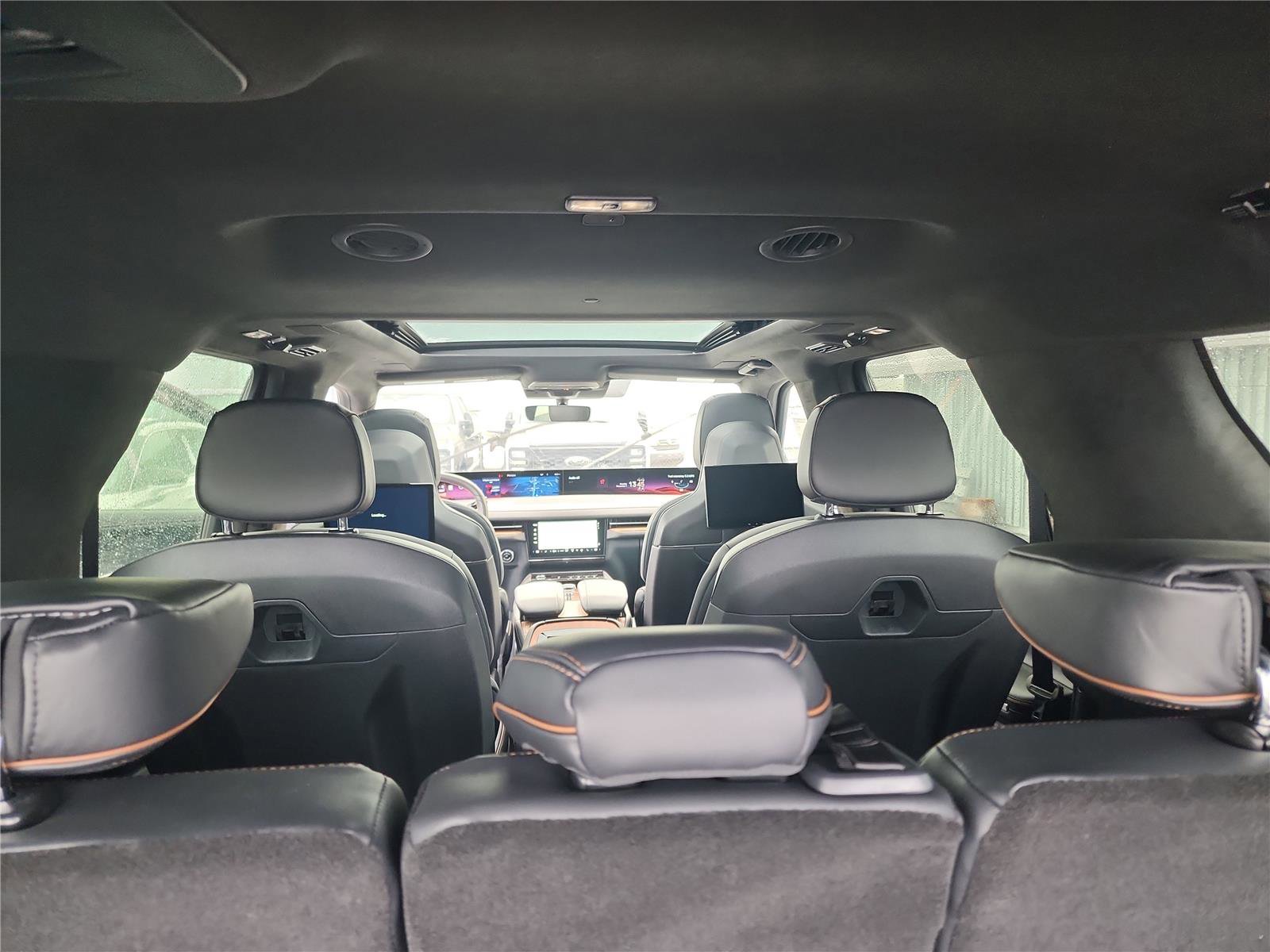 New 2025 Lincoln Navigator L Black Label image 22