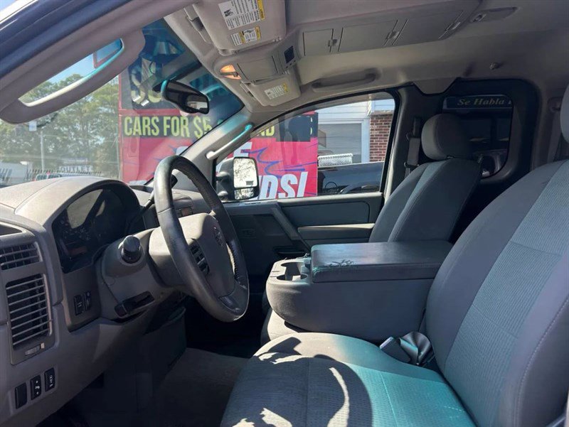 Used 2005 Nissan Titan SE w/ (R02) SE Off-Road Pkg image 9