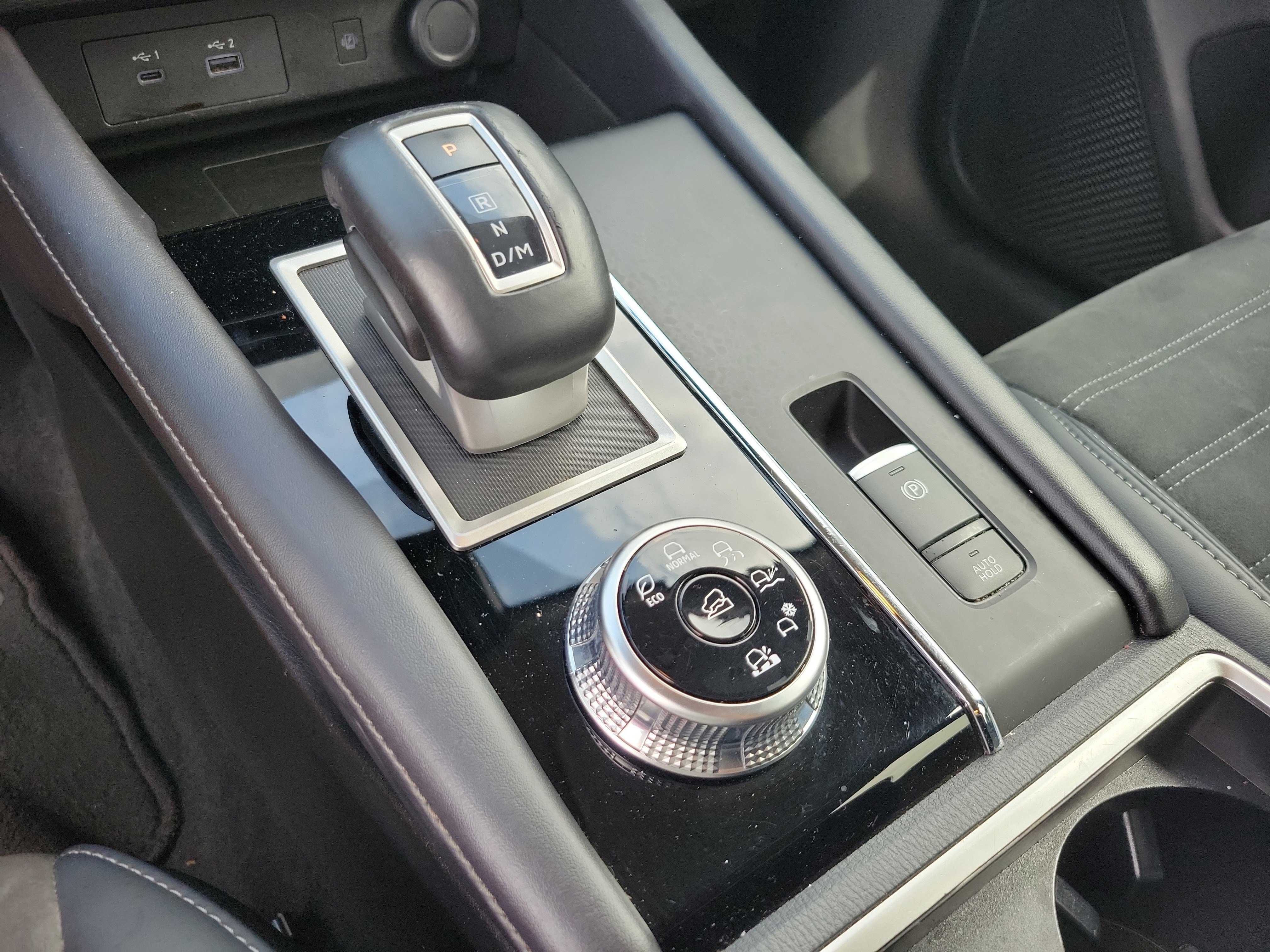 Used 2024 Mitsubishi Outlander SE image 12