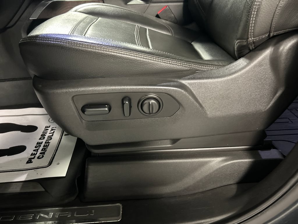 Used 2021 GMC Sierra 1500 Denali w/ Technology Package AWD/4WD image 13