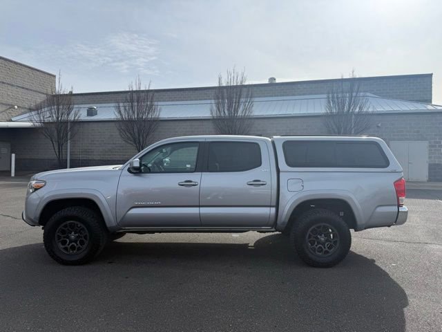 Used 2017 Toyota Tacoma SR5 image 1