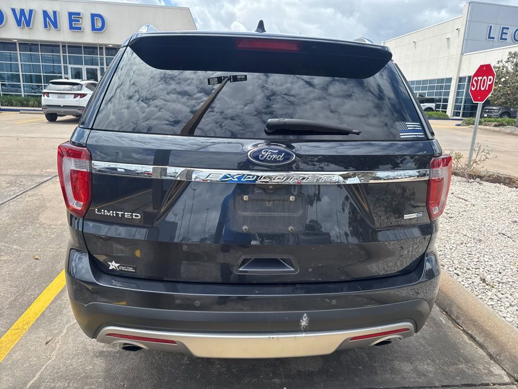 Used 2017 Ford Explorer Limited w/ Equipment Group 301A image 4