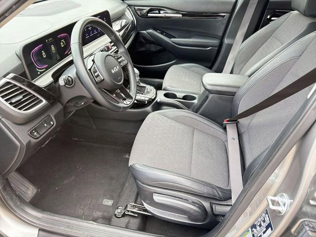 Used 2025 Kia Seltos S FWD image 19