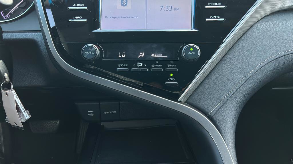Used 2018 Toyota Camry SE w/ Moonroof Package FWD image 18