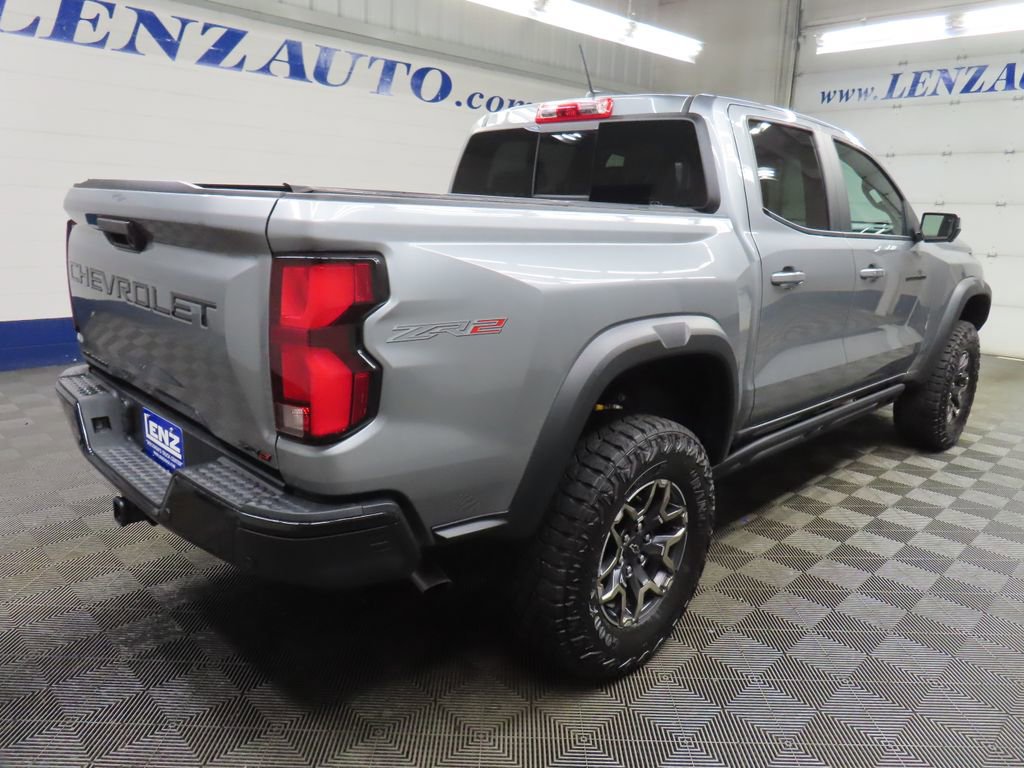 Used 2026 Chevrolet Colorado ZR2 w/ Technology Package AWD/4WD image 5