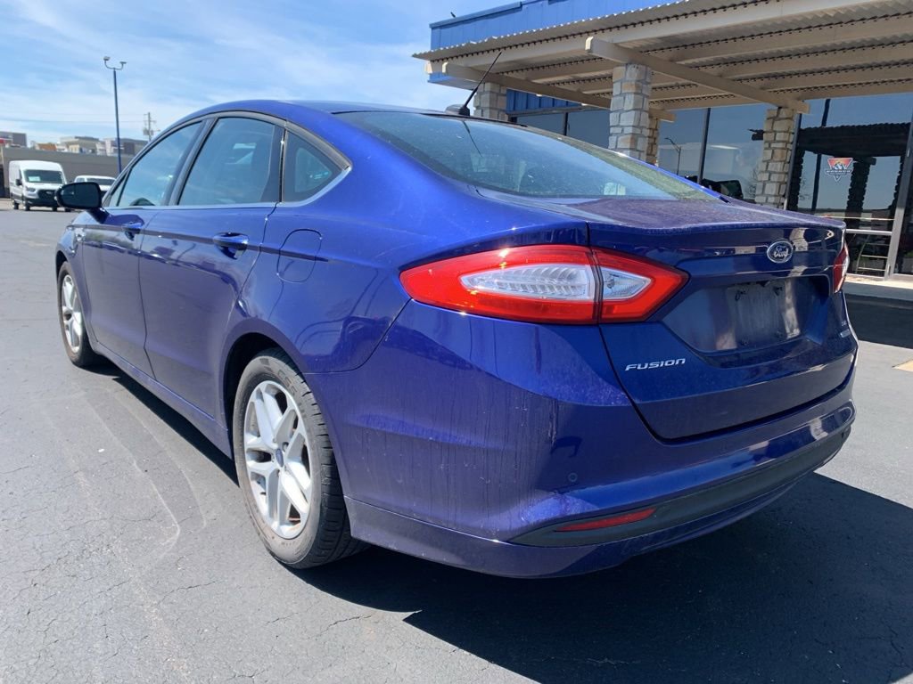 Used 2016 Ford Fusion SE image 5