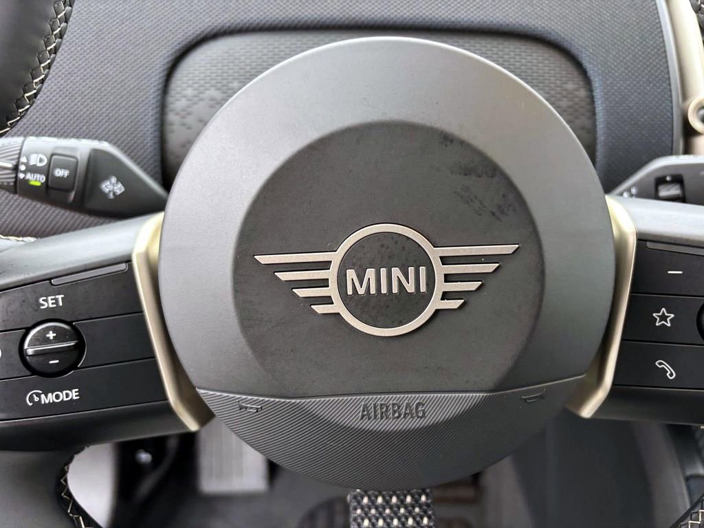 Certified 2025 MINI Cooper Countryman S image 17