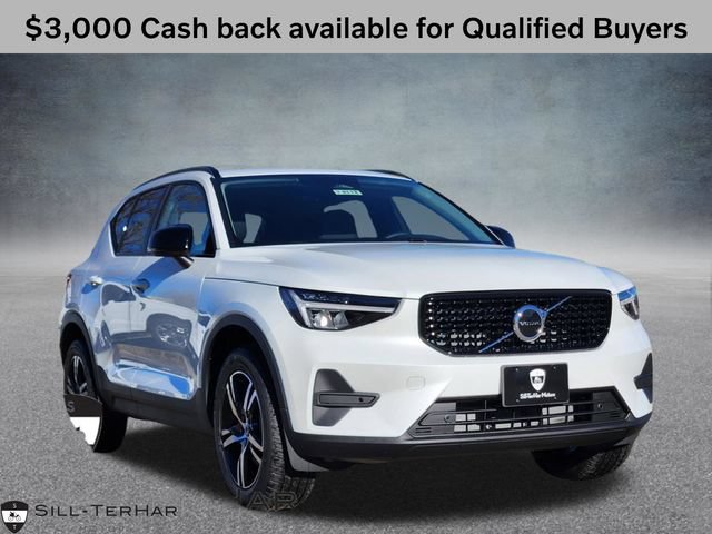 New 2026 Volvo XC40 B5 Core AWD/4WD image 1