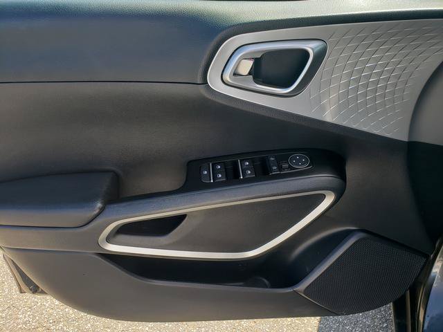 Certified 2022 Kia Soul LX FWD image 12