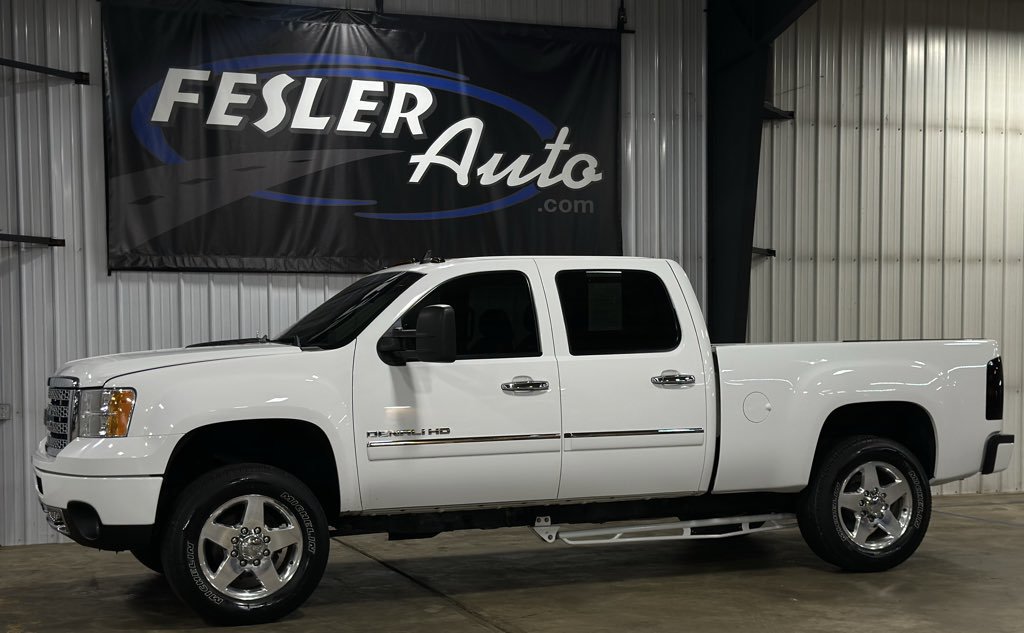 Used 2014 GMC Sierra 2500 Denali w/ Suspension Package, Off-Road image 23