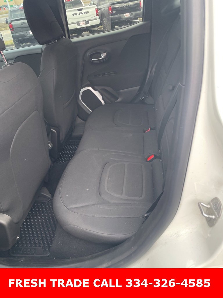 Used 2018 Jeep Renegade Latitude w/ Cold Weather Group image 10