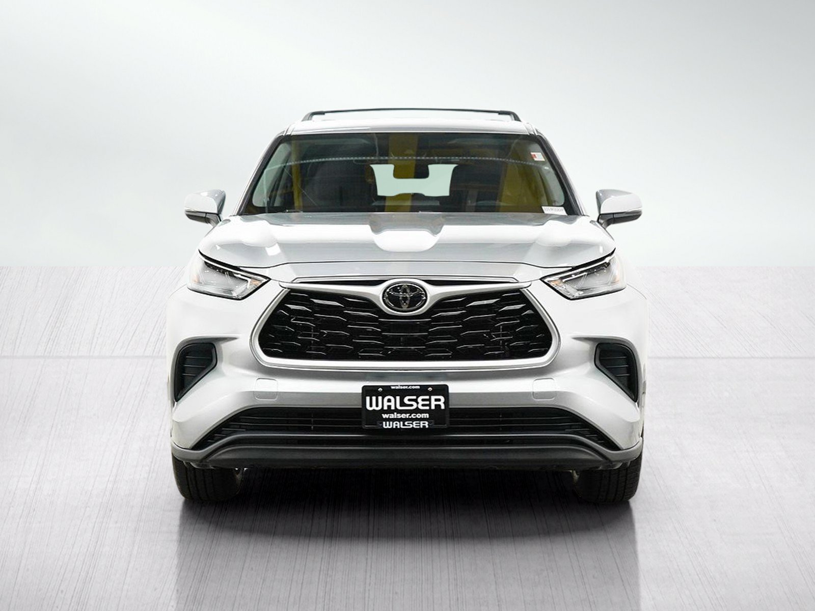 Used 2023 Toyota Highlander L AWD/4WD image 9