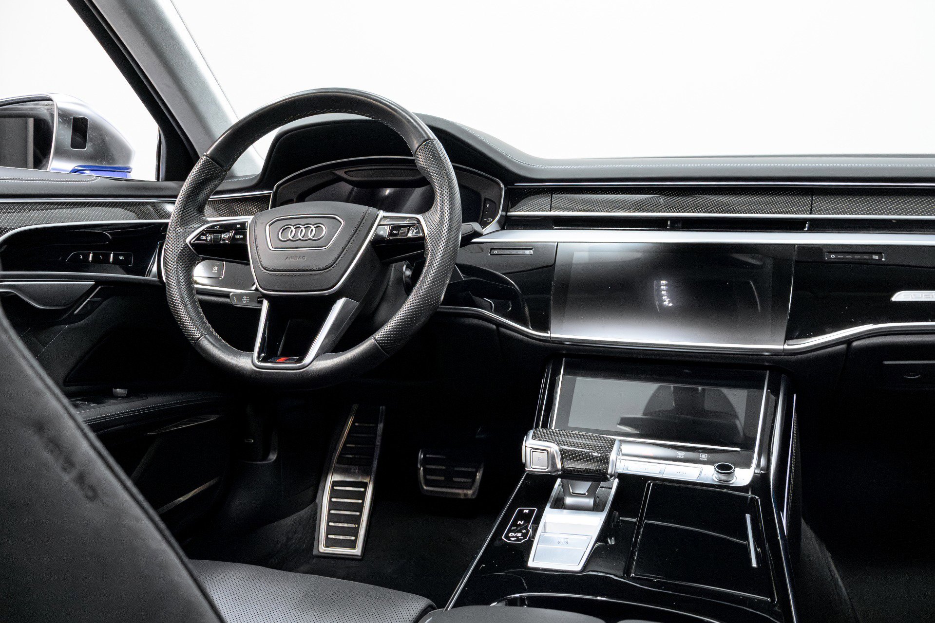 Used 2023 Audi S8 image 30