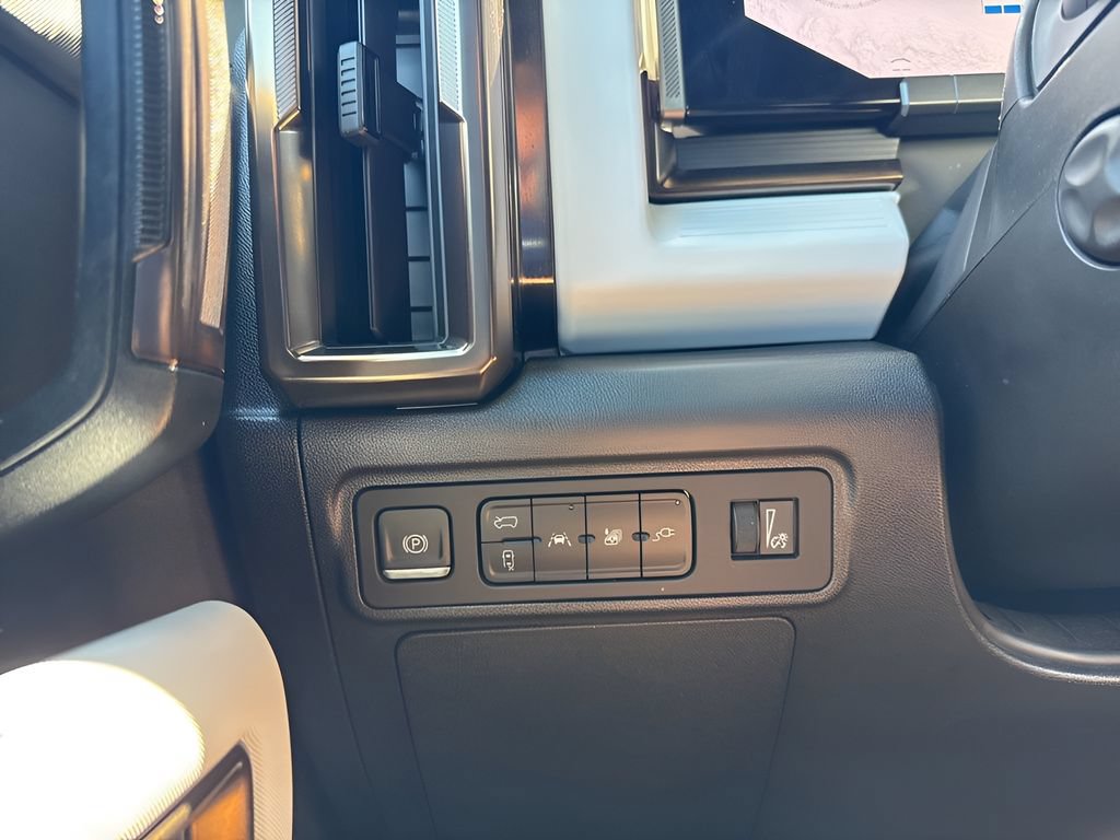 Used 2024 GMC Hummer EV 3X AWD/4WD image 27