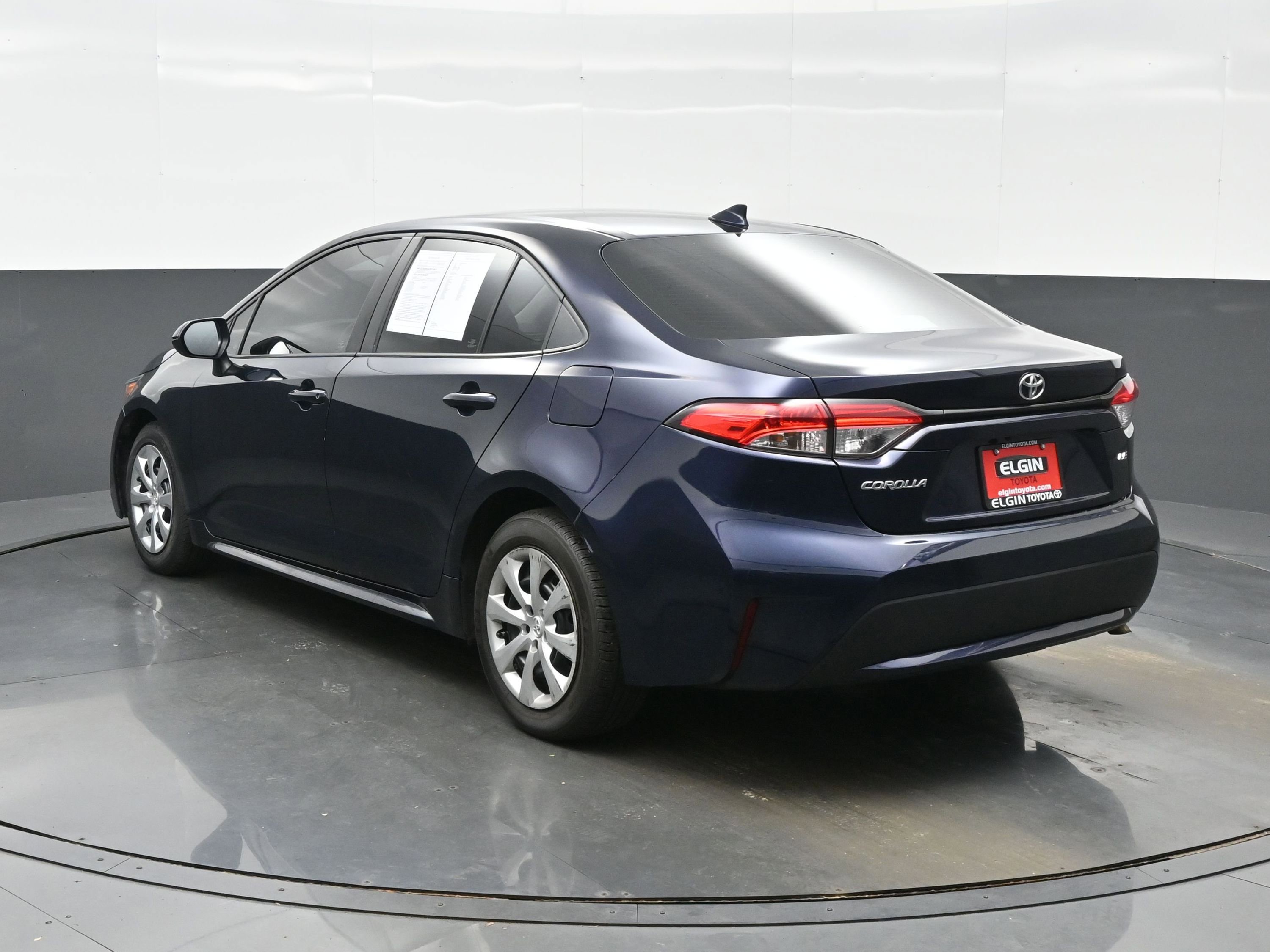 Used 2022 Toyota Corolla LE FWD image 4