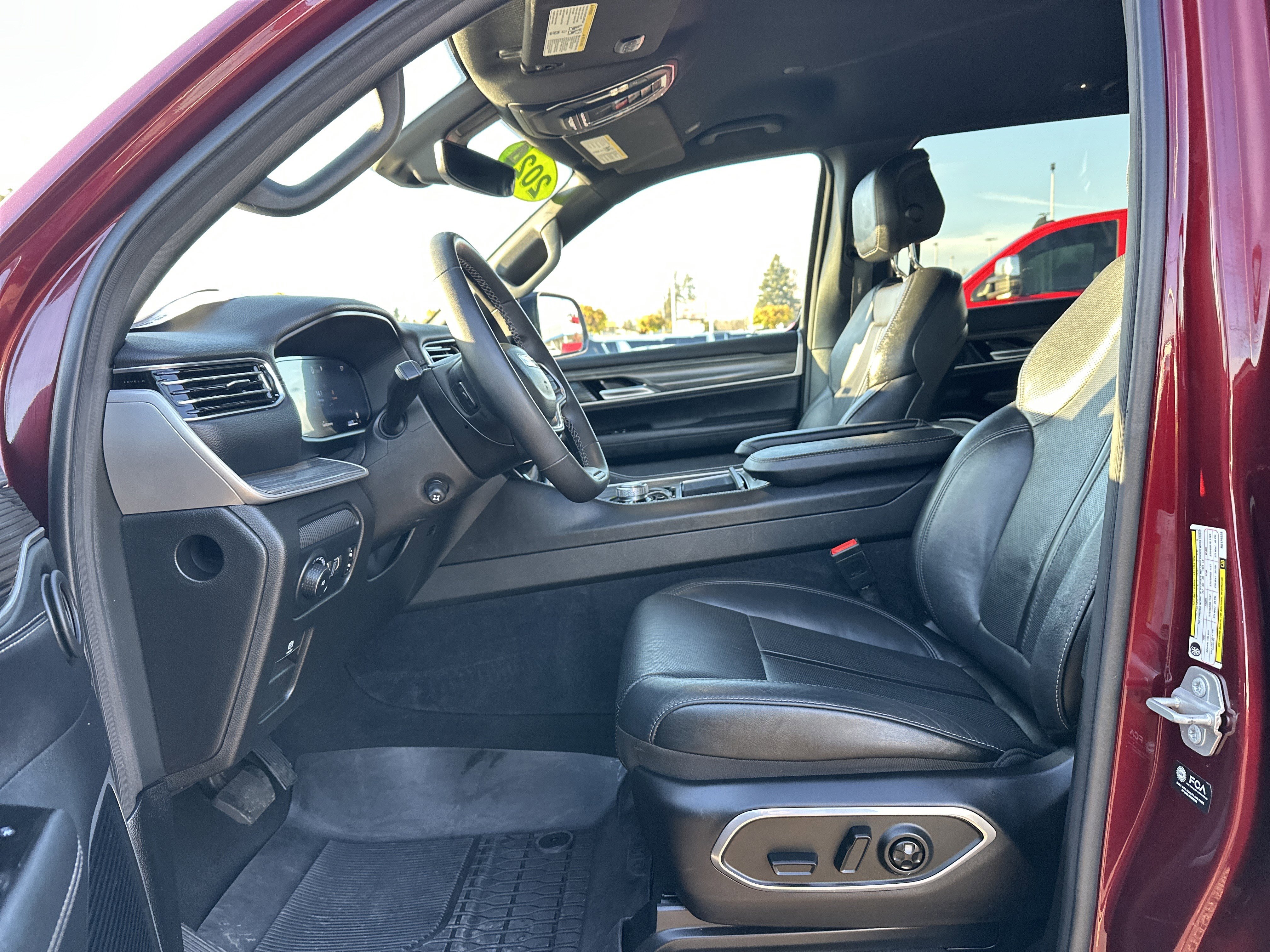 Used 2024 Jeep Wagoneer Series III image 10