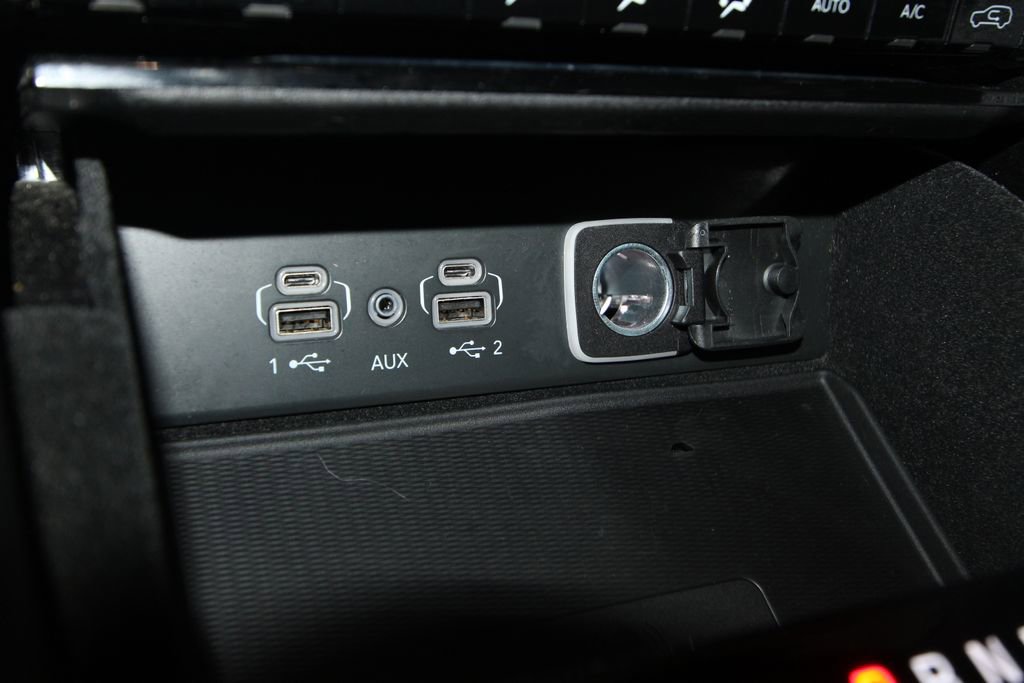 Used 2022 Jeep Grand Cherokee Laredo w/ Luxury Tech Group I image 19