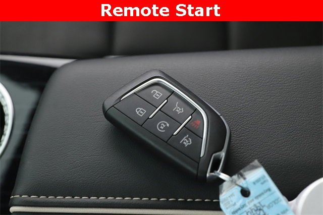 Used 2025 Cadillac Escalade ESV Sport image 3