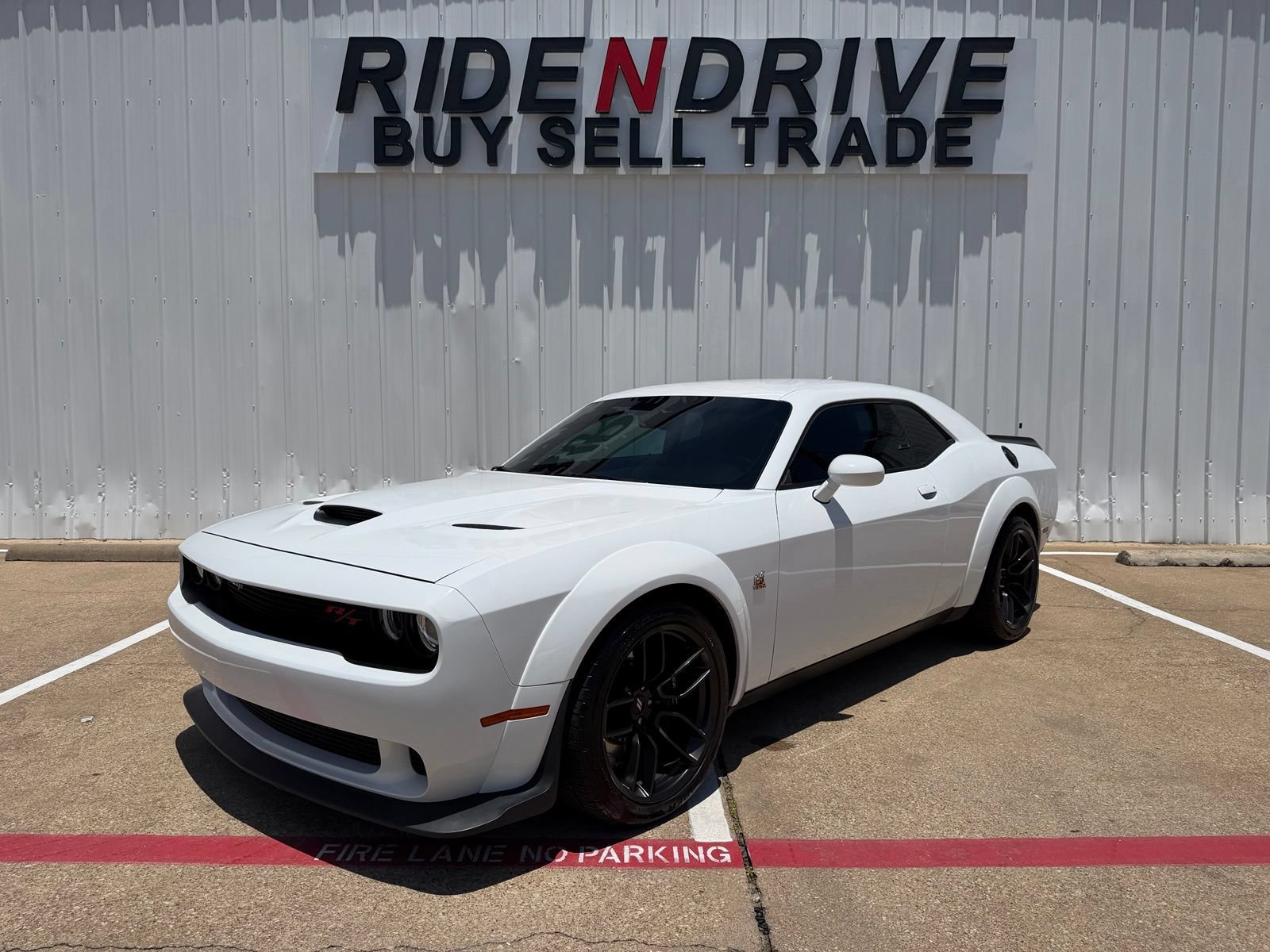 Used 2023 Dodge Challenger R/T Scat Pack RWD image 1