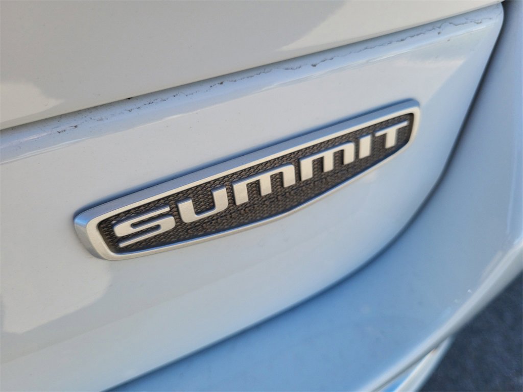 New 2025 Jeep Grand Cherokee Summit image 9