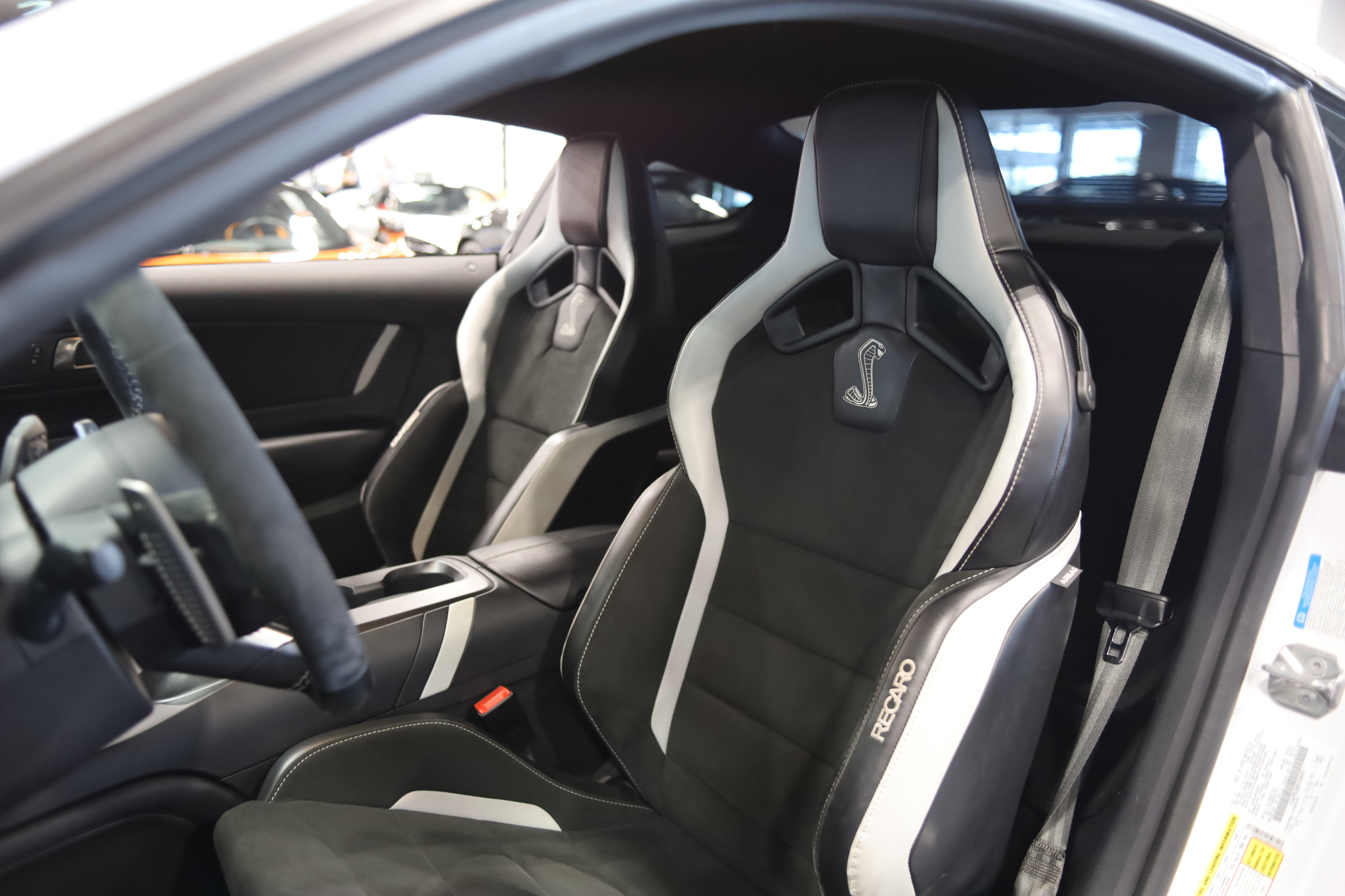 Used 2021 Ford Mustang Shelby GT500 w/ Carbon Fiber Track Pack RWD image 17