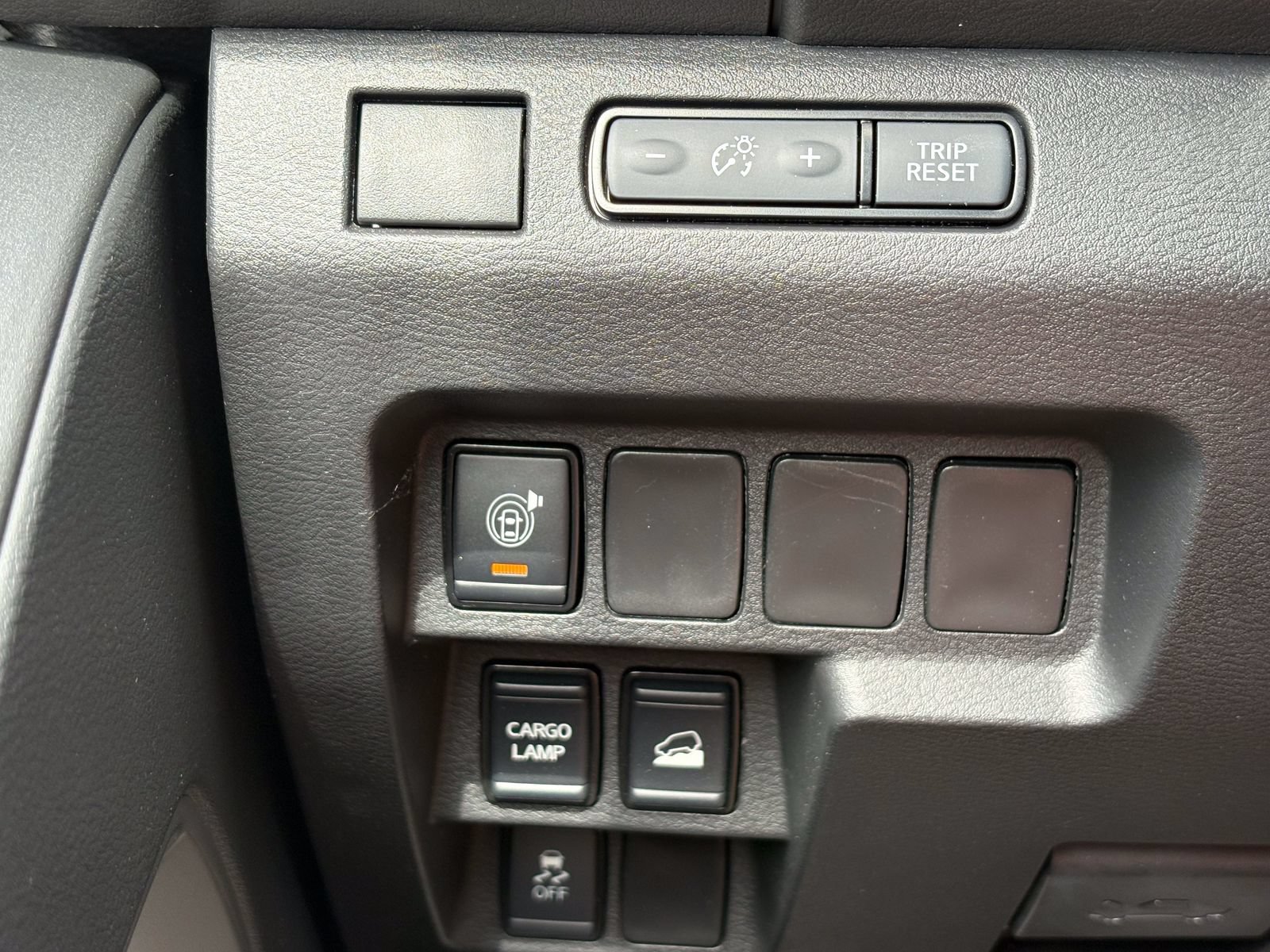 Used 2025 Nissan Frontier SV AWD/4WD image 17