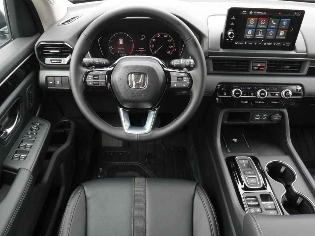 New 2025 Honda Pilot Touring image 14