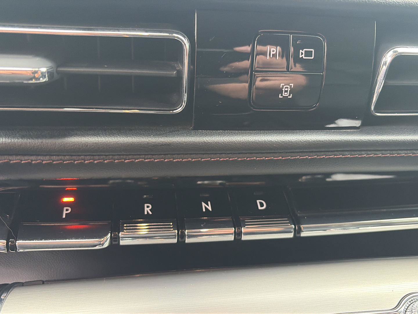Used 2022 Lincoln Aviator AWD w/ Premium Package image 23