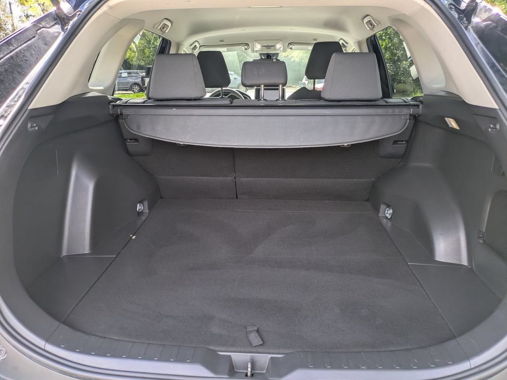 Used 2025 Toyota RAV4 XLE FWD image 13
