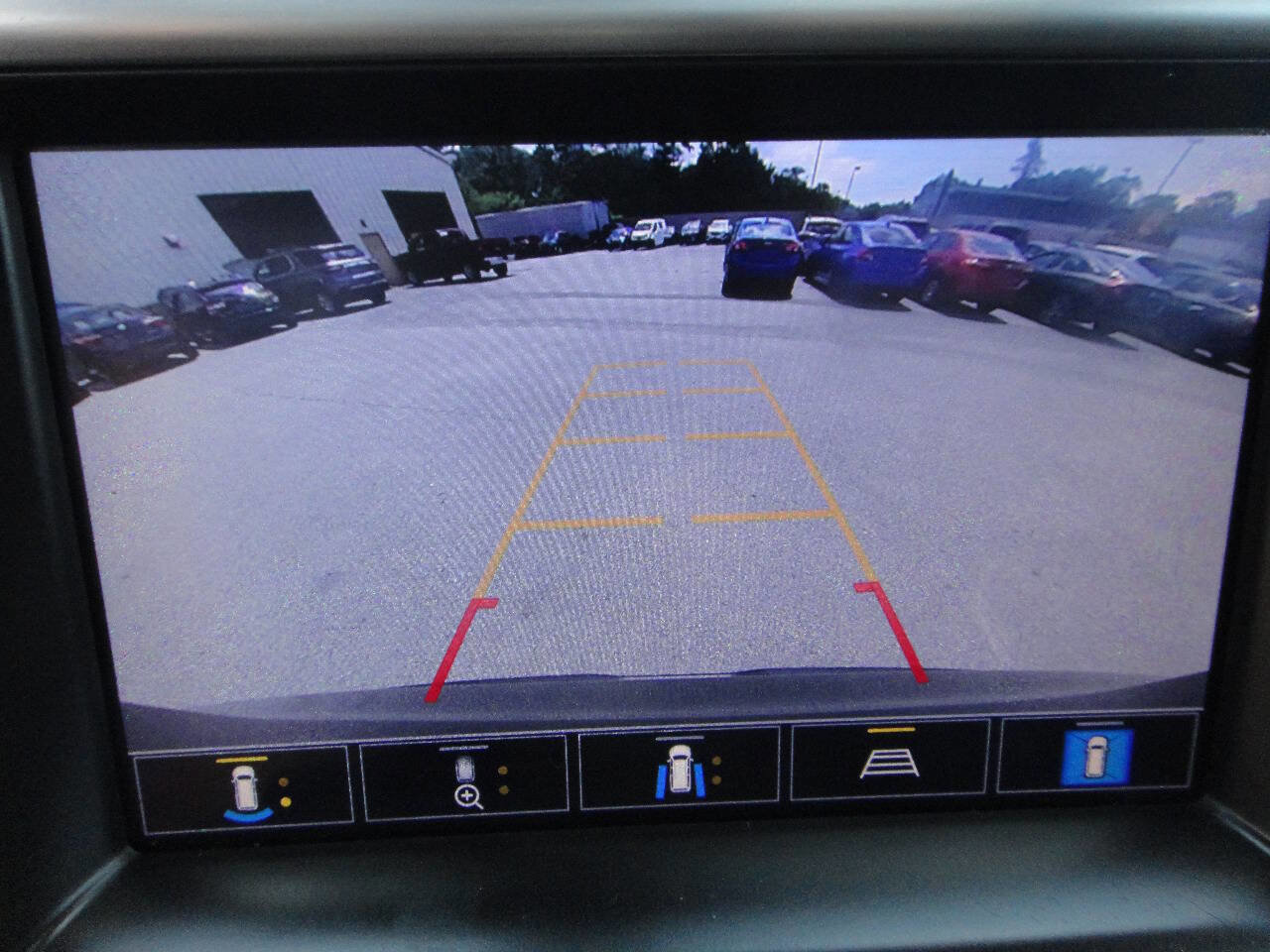 Used 2021 GMC Acadia SLT w/ Premium Package image 10