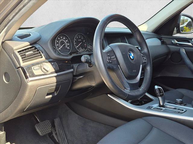 Used 2017 BMW X3 sDrive28i RWD image 2