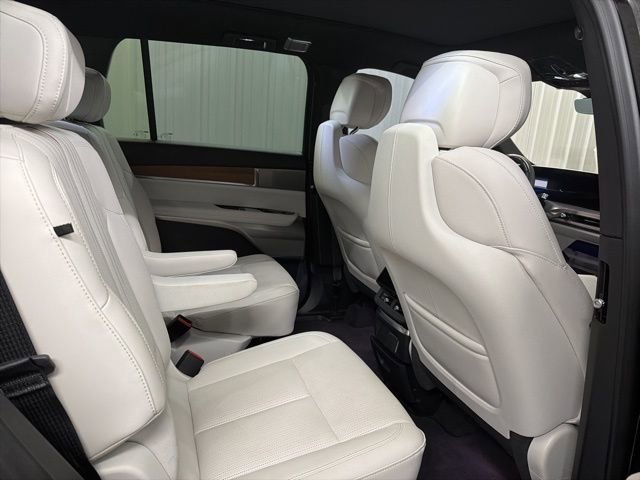 Certified 2026 Cadillac Vistiq Luxury image 41