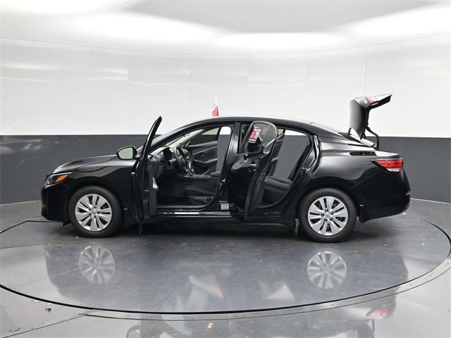 Used 2025 Nissan Sentra S image 57