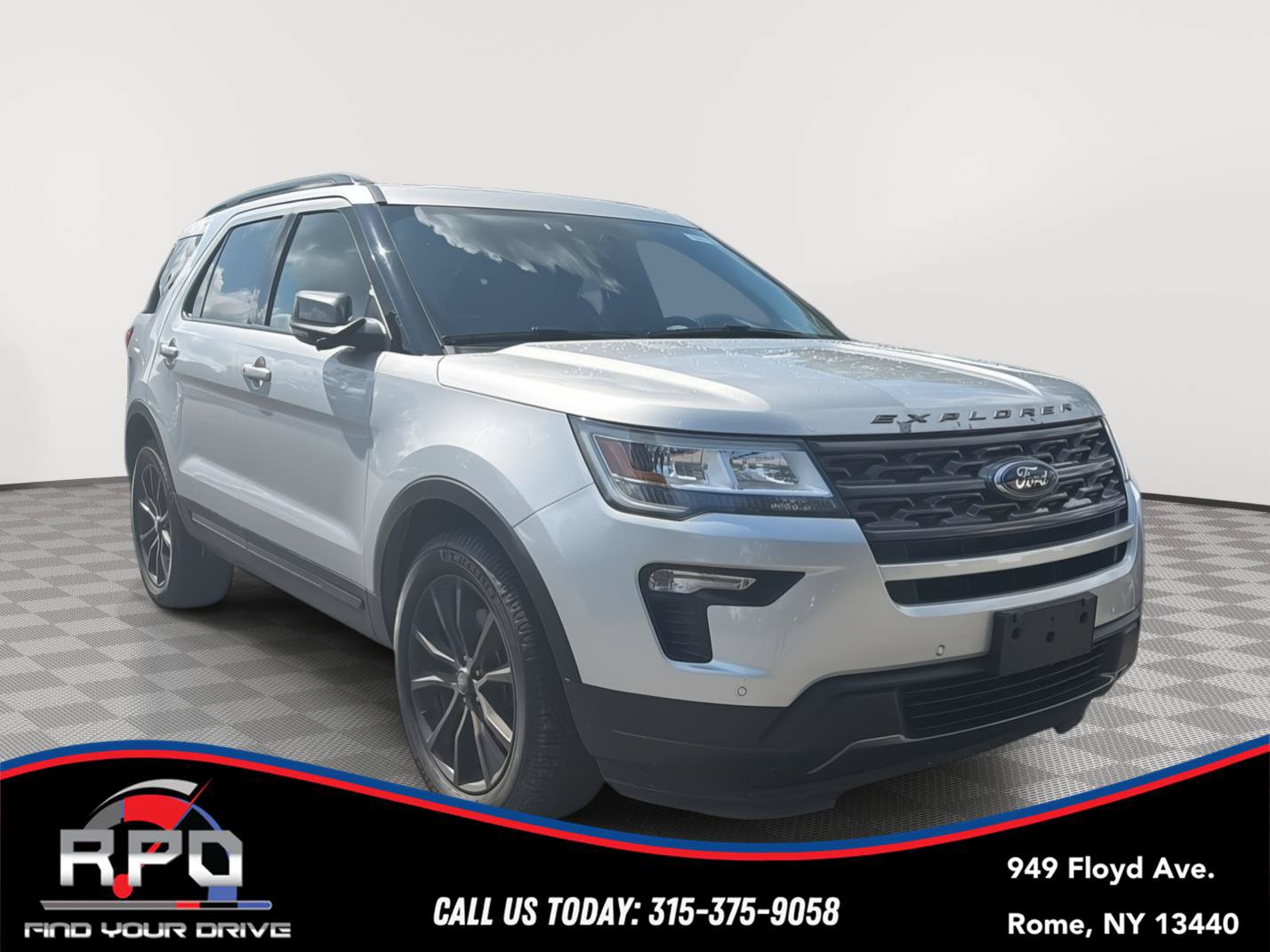 Used 2019 Ford Explorer XLT w/ Equipment Group 202A AWD/4WD image 4