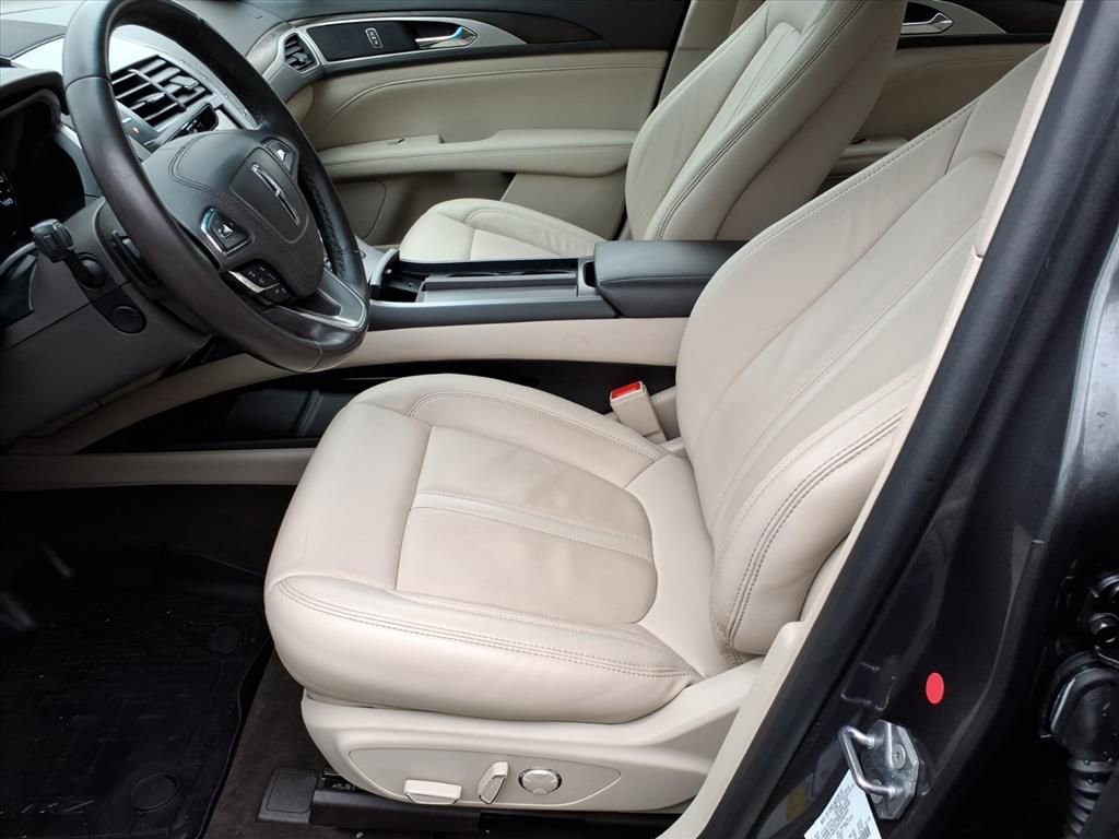 Used 2019 Lincoln MKZ Reserve image 13