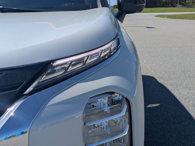 Used 2024 Mitsubishi Outlander SE image 11