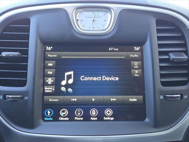 Certified 2023 Chrysler 300 Touring w/ Sport Appearance Package image 15