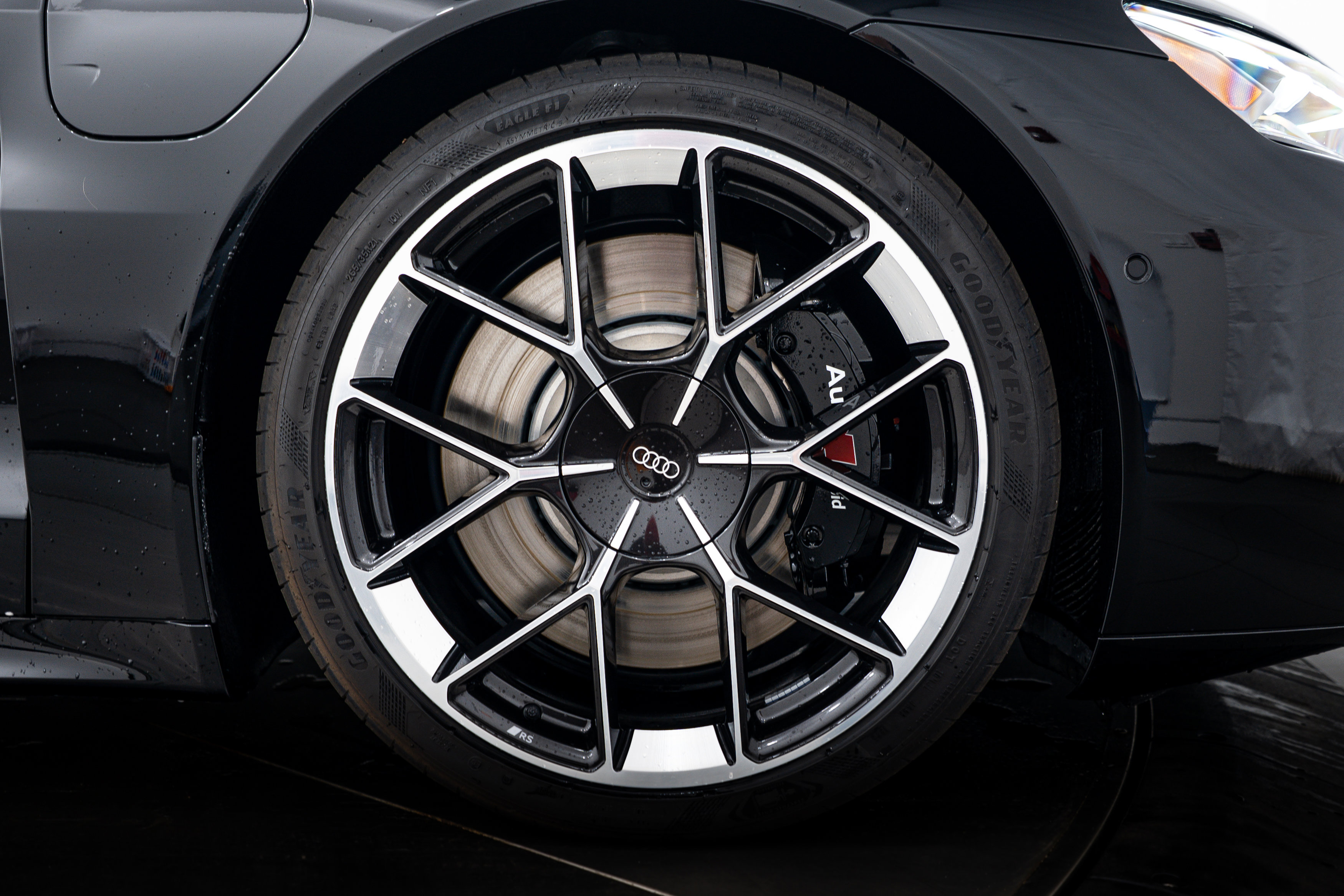 New 2025 Audi RS e-tron GT performance AWD/4WD image 24
