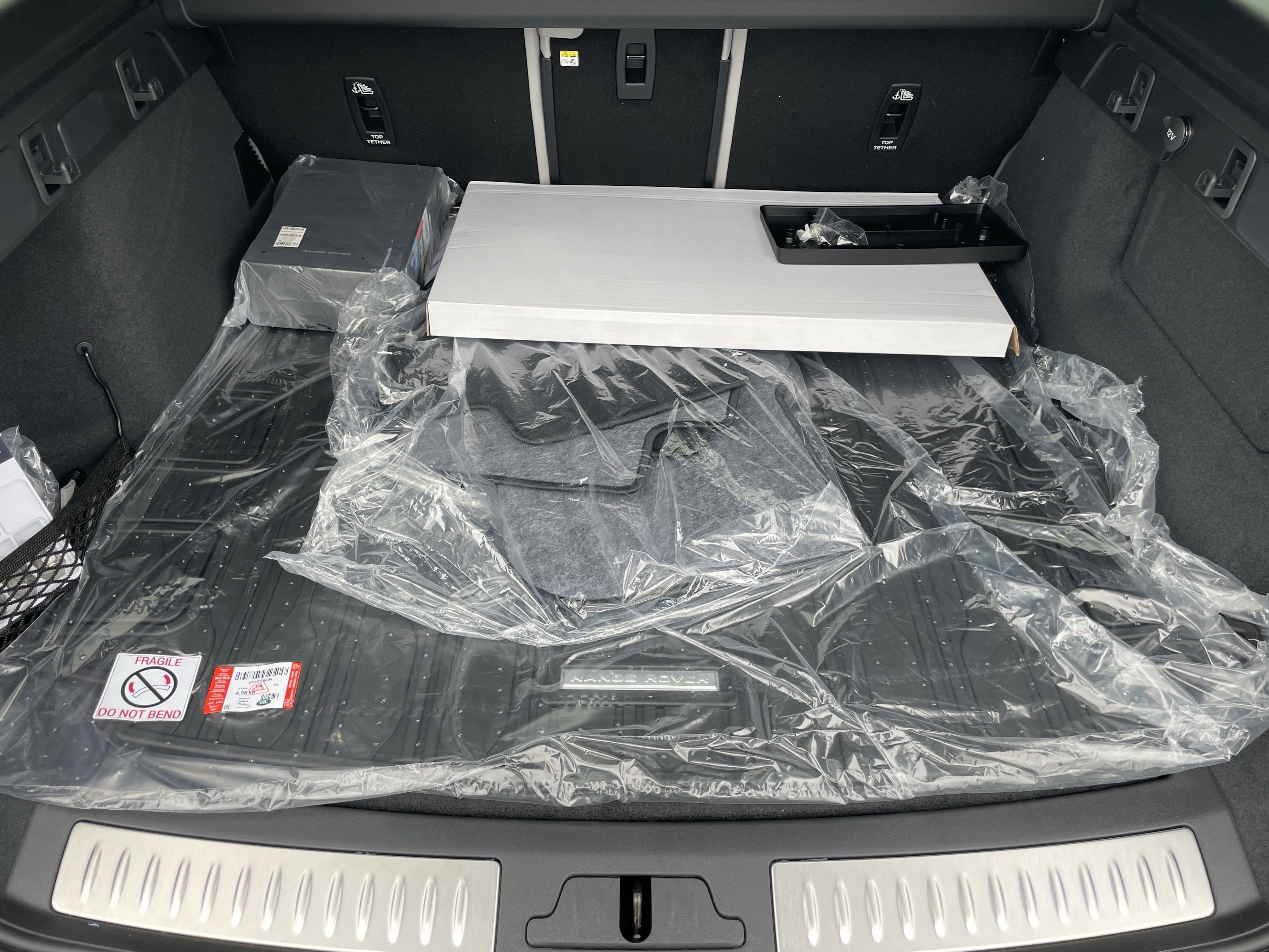New 2026 Land Rover Range Rover Velar Dynamic SE image 34