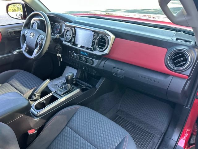 Certified 2022 Toyota Tacoma SR5 w/ Technology Package AWD/4WD image 22
