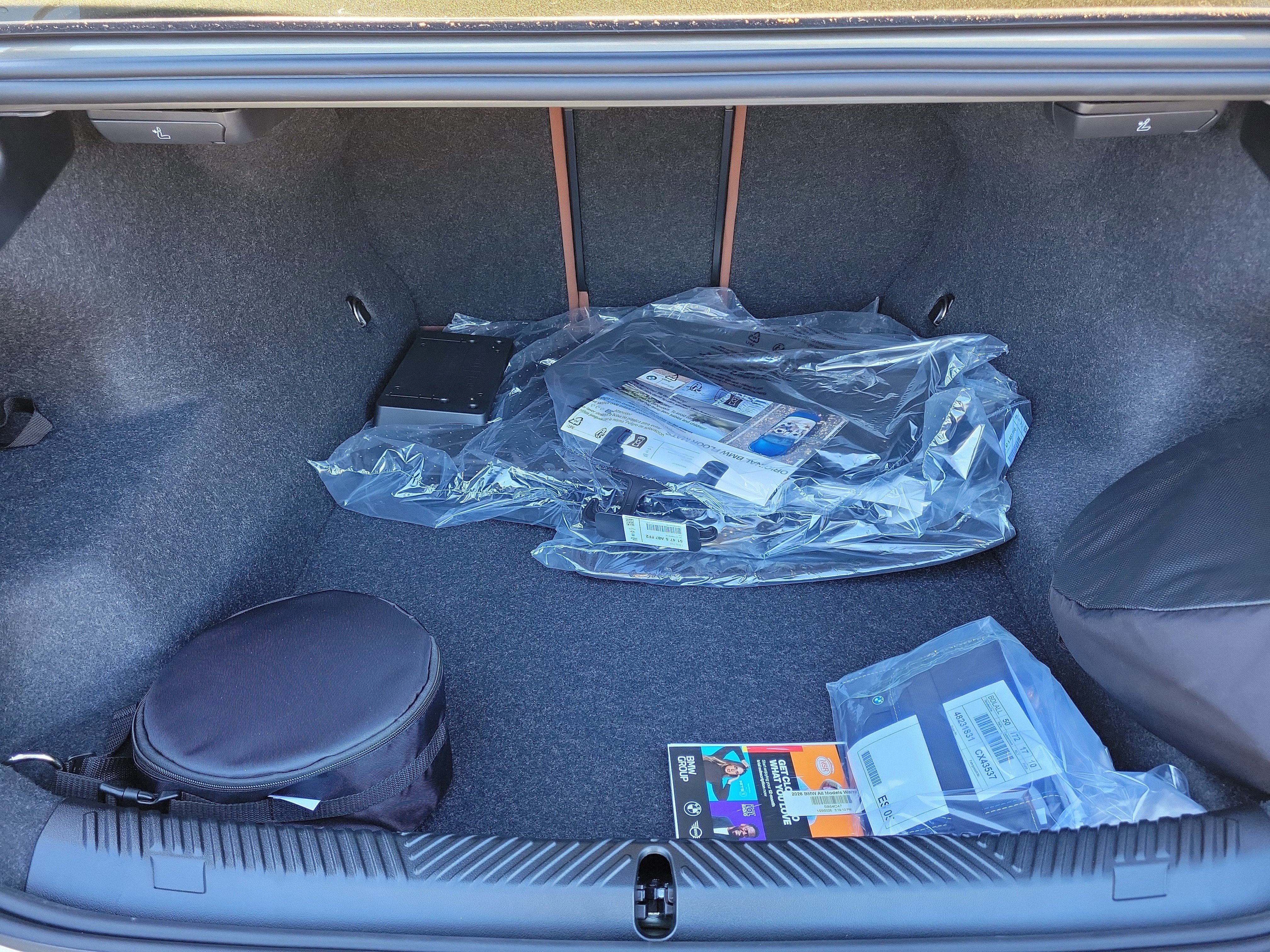 New 2026 BMW 550e xDrive w/ Executive Package image 6