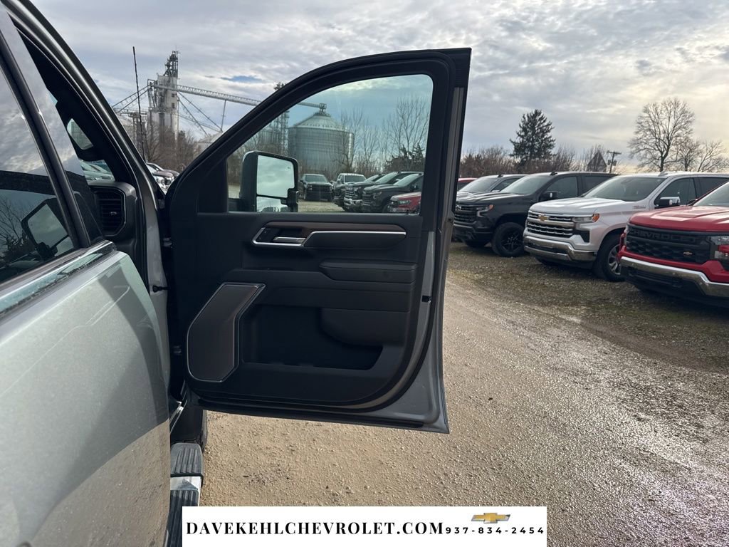 Used 2025 Chevrolet Silverado 2500 High Country w/ High Country Premium Package image 34
