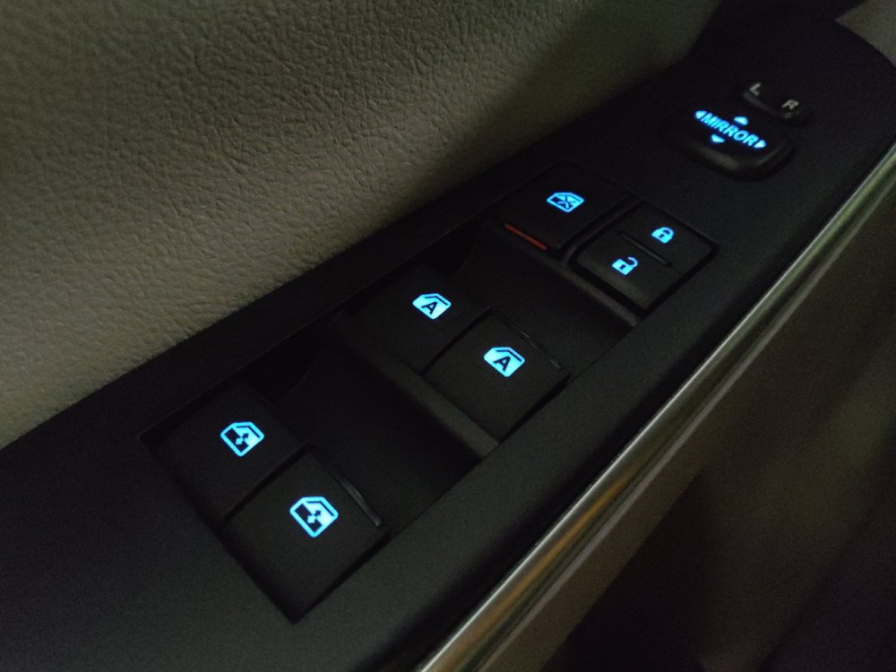 Used 2015 Toyota Camry XLE w/ Moonroof Package FWD image 27
